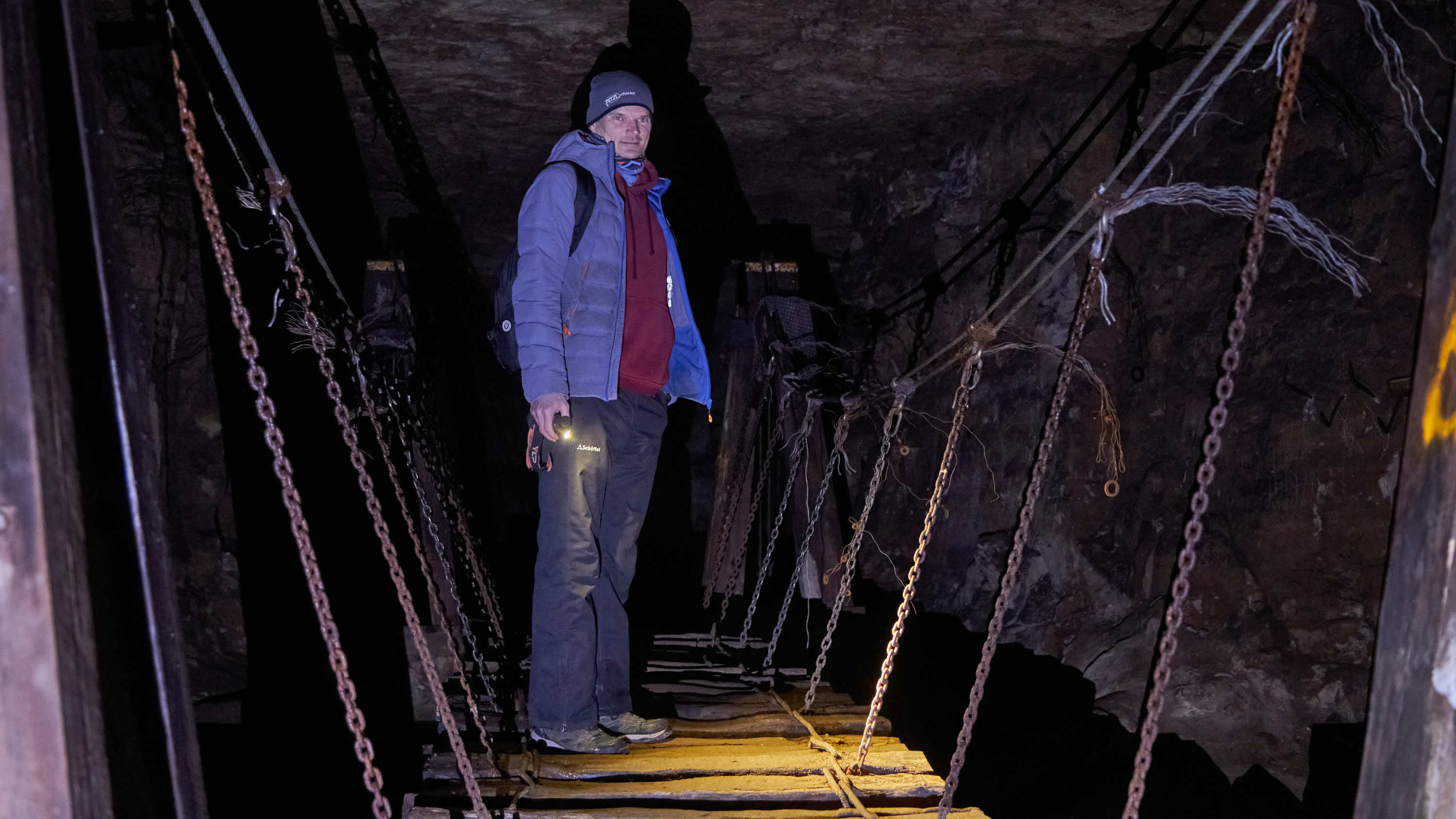 «Здесь кипел настоящий подземный город»: самарский спелеолог — о Сокских штольнях, где можно развлечься, а можно увидеть смерть