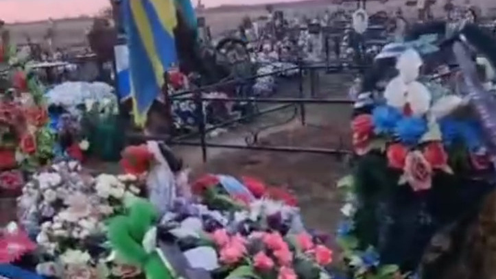 Неизвестные вандалы в Кузбассе повредили могилы погибших на СВО