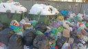 «В подарок — кучи мусора»: жителей Челябинска возмутили переполненные контейнерные площадки во дворах
