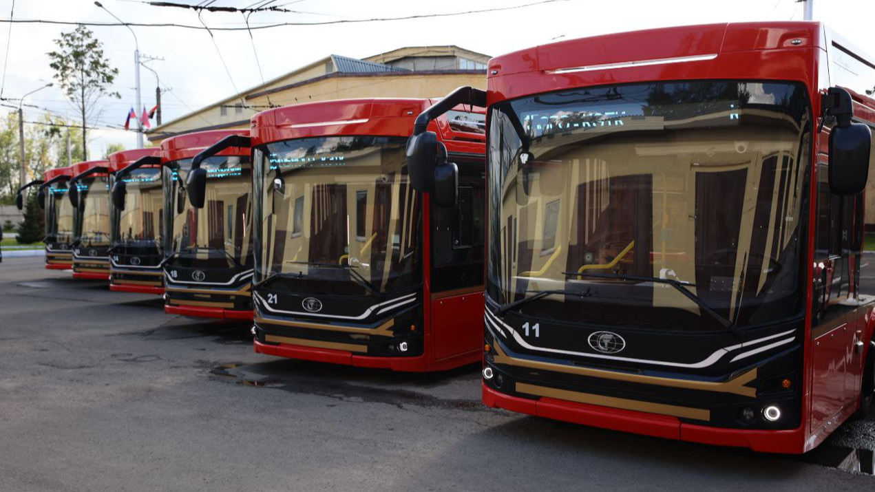 В Кемерове на линию выпустили 10 новых троллейбусов. Рассматриваем их детали