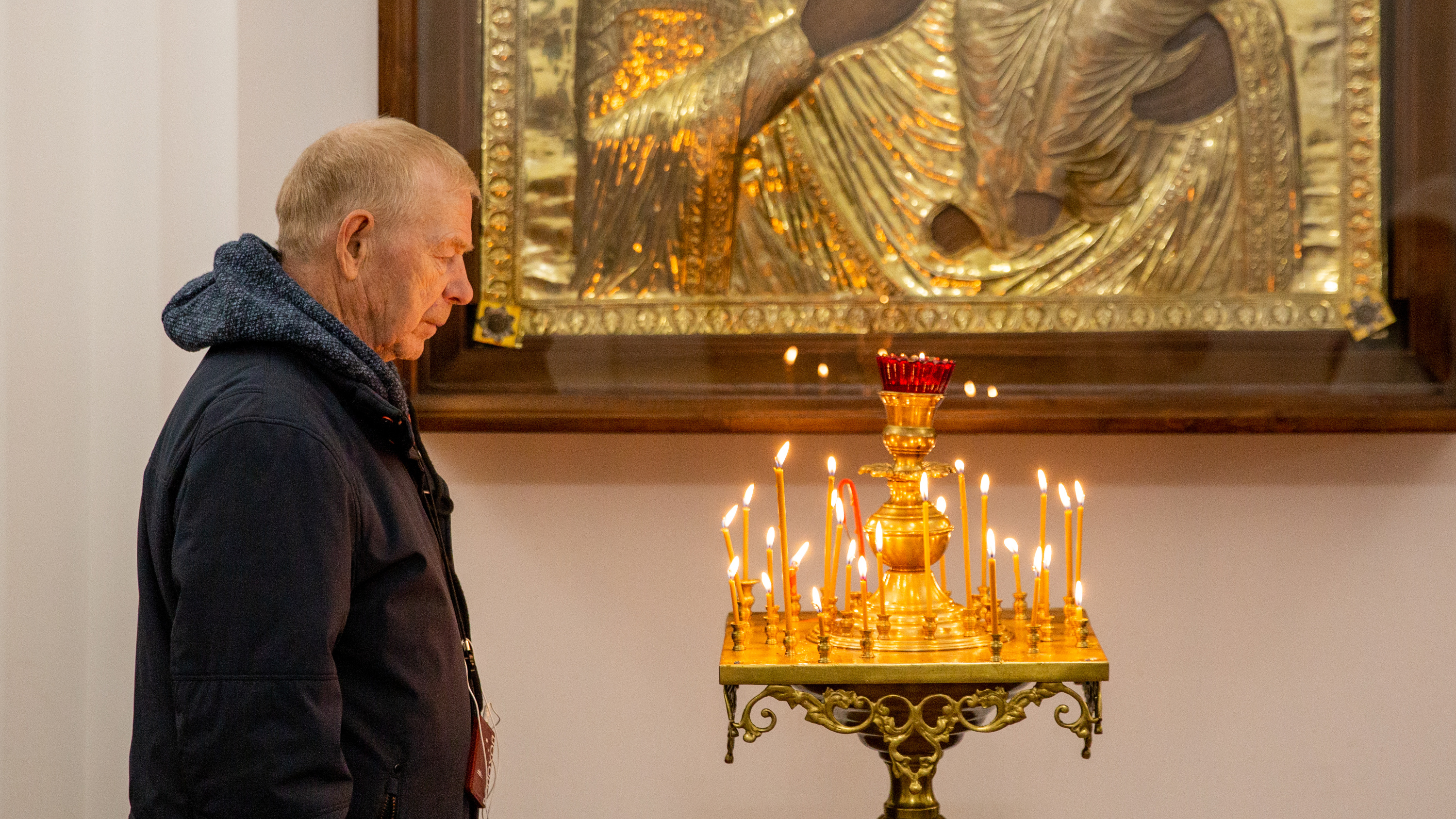 Десятки людей собрались в храме: как отметили Пасху в Ярославле. Эмоциональный фоторепортаж