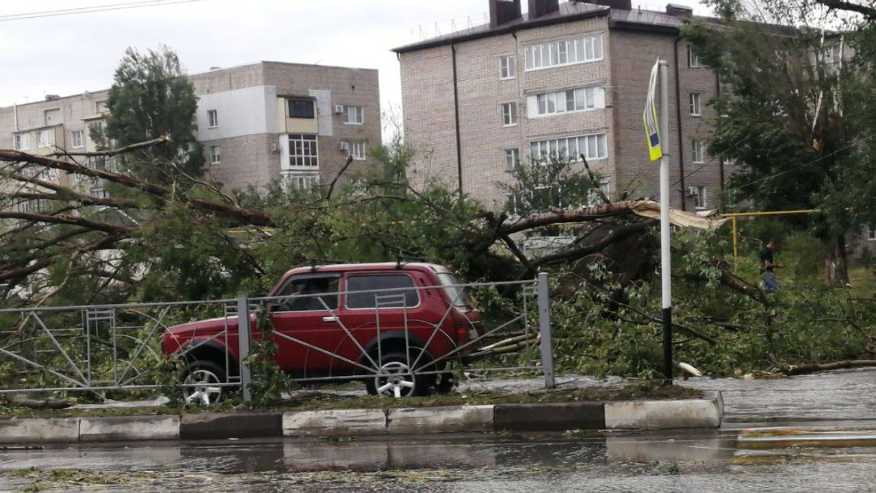 Юг России накрыл мощный ураган, есть жертвы. Фото и видео разрушений