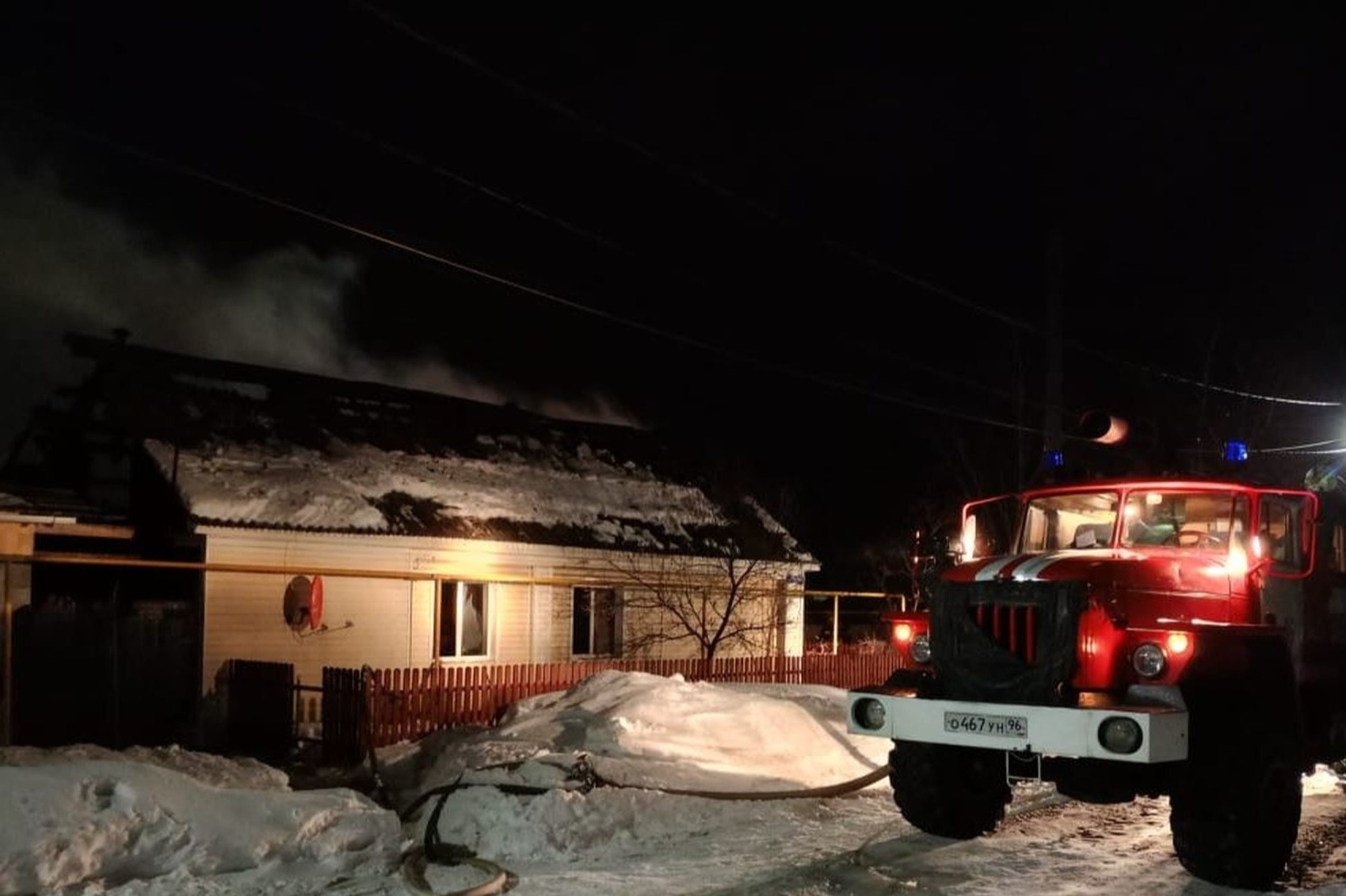 В Свердловской области во время пожара погиб двухлетний мальчик и его отец