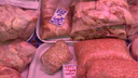 «Раньше брала курицу, а теперь смысла нет»: мясо птицы обогнало по стоимости свинину