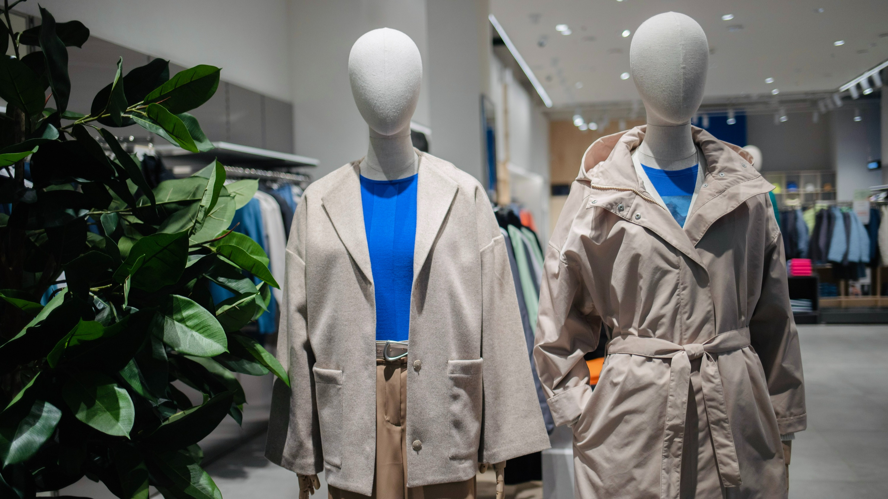 Куртка фермера или базовое пальто: ищем в торговом центре модную одежду на весну — обзор с ценами от масс-маркета до мидл