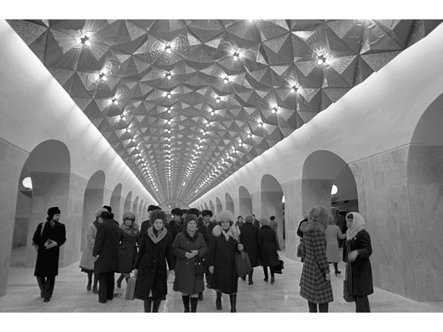 Трагедия на Авиамоторной в 1982: эскалатор в метро сорвался вниз ...