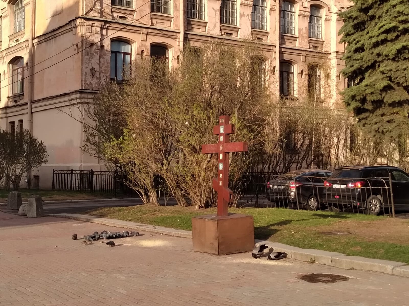 Греки всей общиной скинутся на новый Поклонный крест у БКЗ «Октябрьский»
