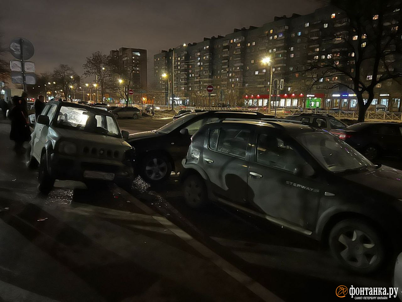 Фото: Пять машин столкнулись на Индустриальном проспекте в Петербурге - 1  марта 2024 - ФОНТАНКА.ру