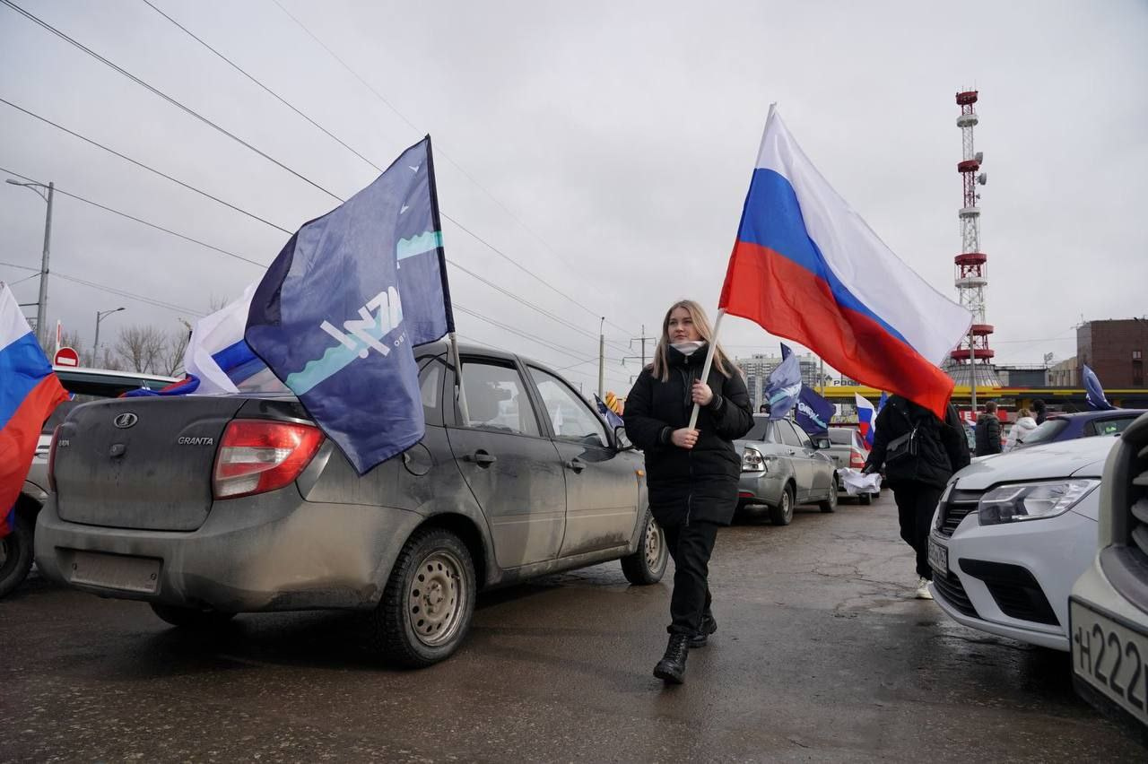 Жители города могли приветствовать участников автопробега Жители города могли приветствовать участников автопробега