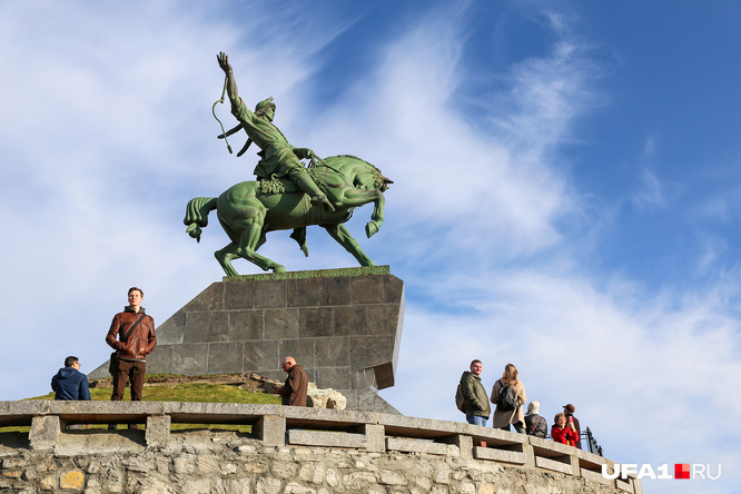 Памятник Салавату Юлаеву (Уфа) — Википедия