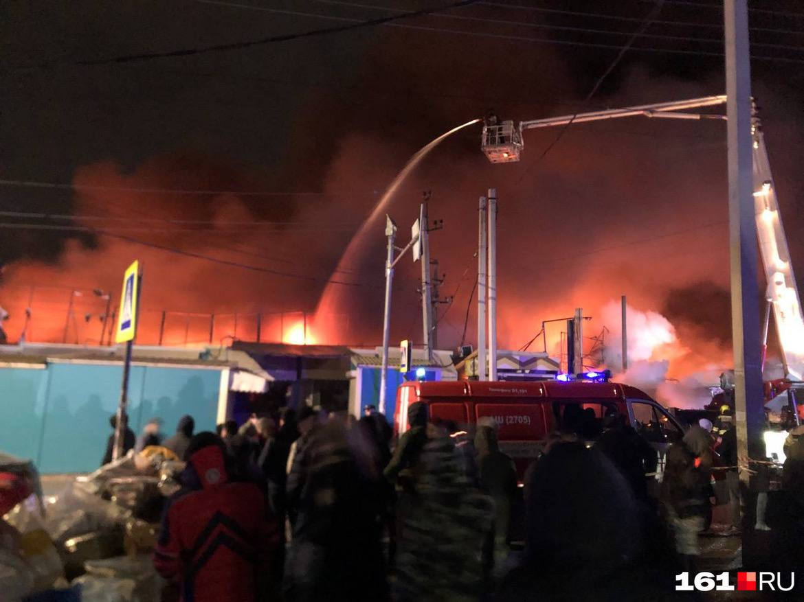Площадь пожара в Ростове-на-Дону выросла до 4000 квадратных метров