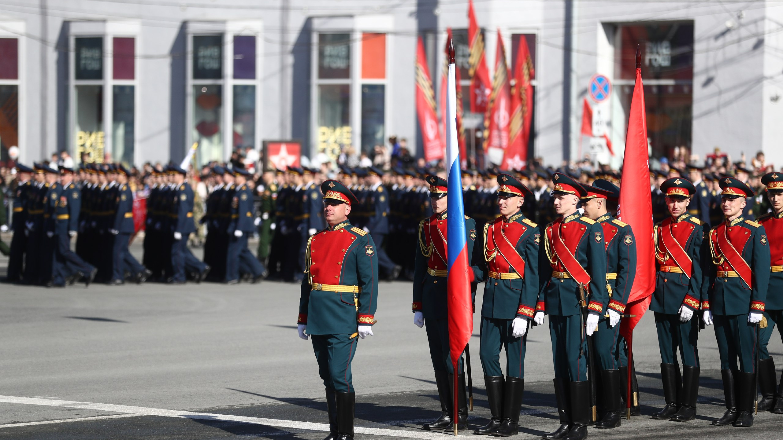 Парад Победы в Новосибирске: смотрим вместе видеотрансляцию