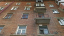 Житель Новосибирска погиб, выпав из окна квартиры на пятом этаже