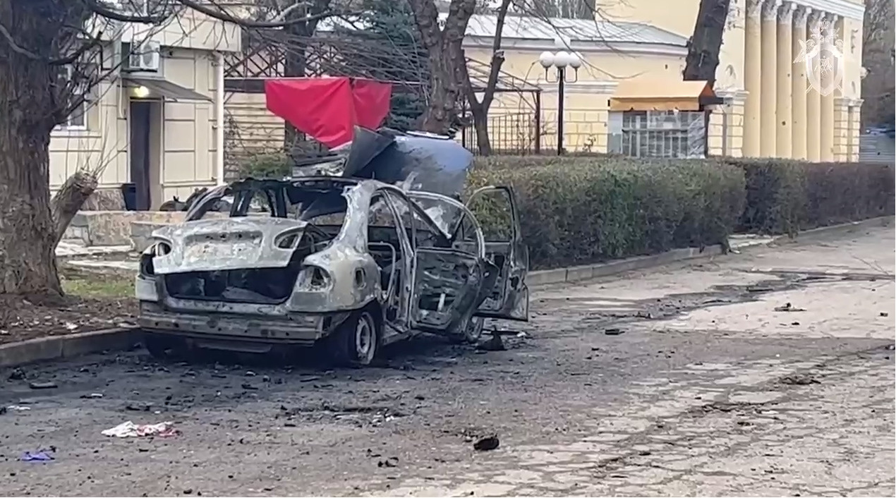 Машину депутата Олега Попова взорвали в центре Луганска