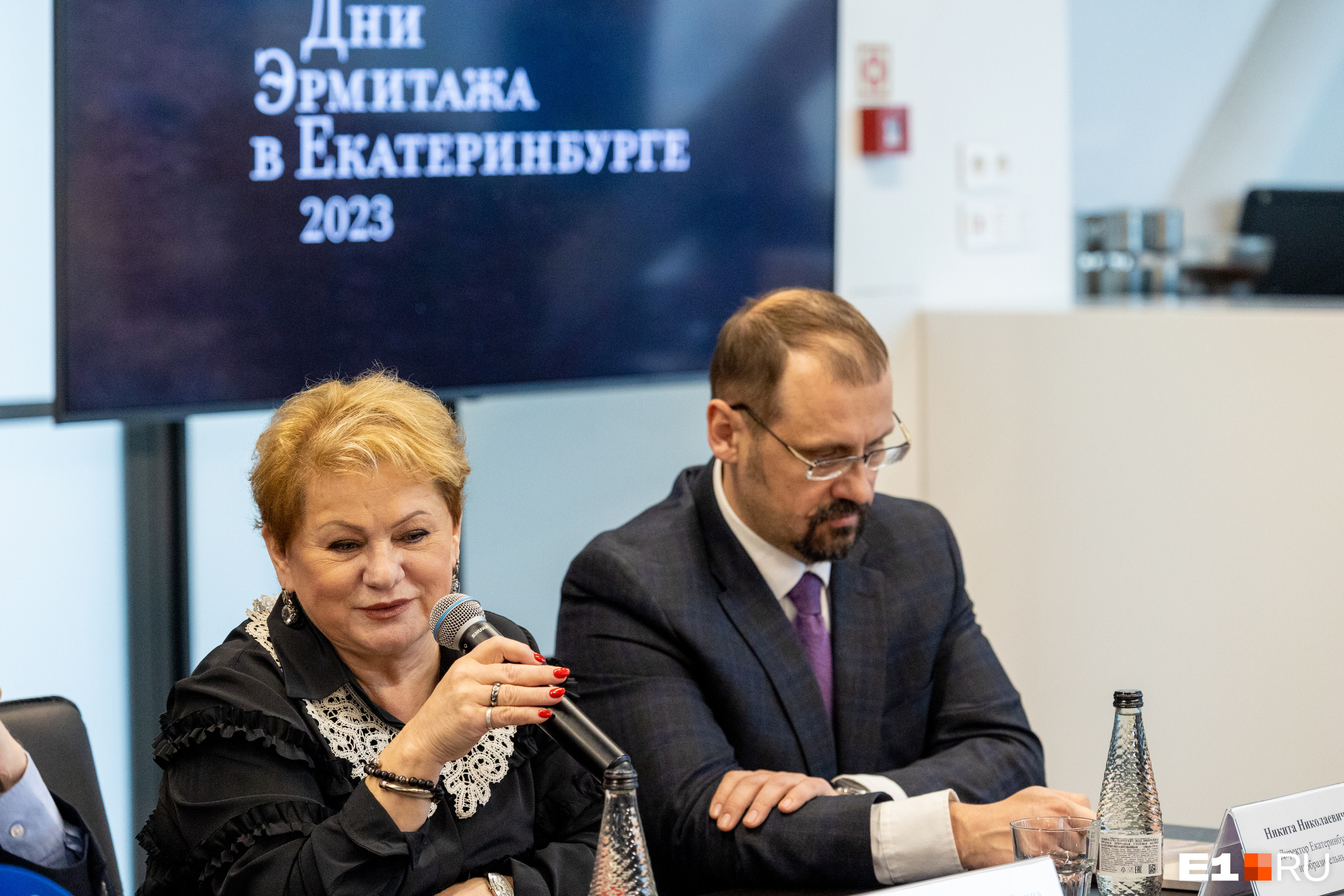Министр культуры Свердловской области Светлана Учайкина и директор ЕМИИ Никита Корытин