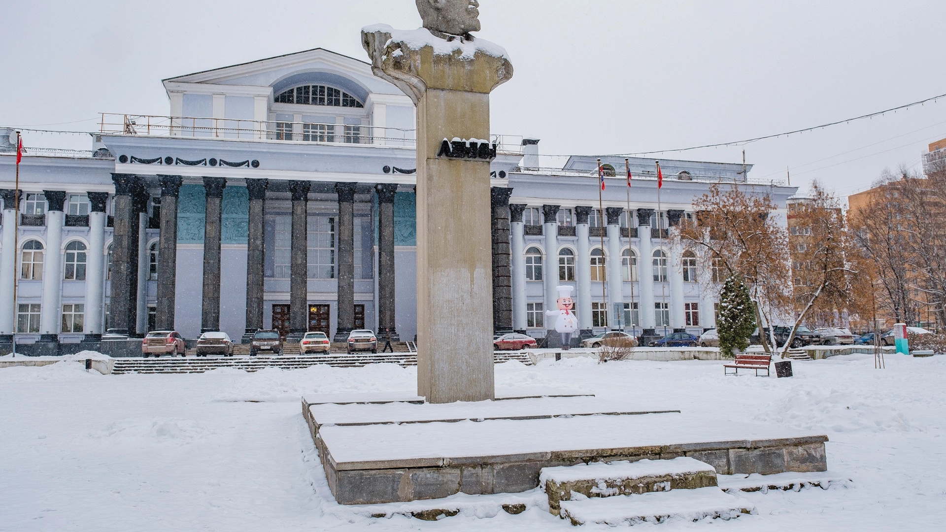 «Может, национализировать?»: пермские депутаты заговорили об изъятии ДК Ленина в городскую собственность