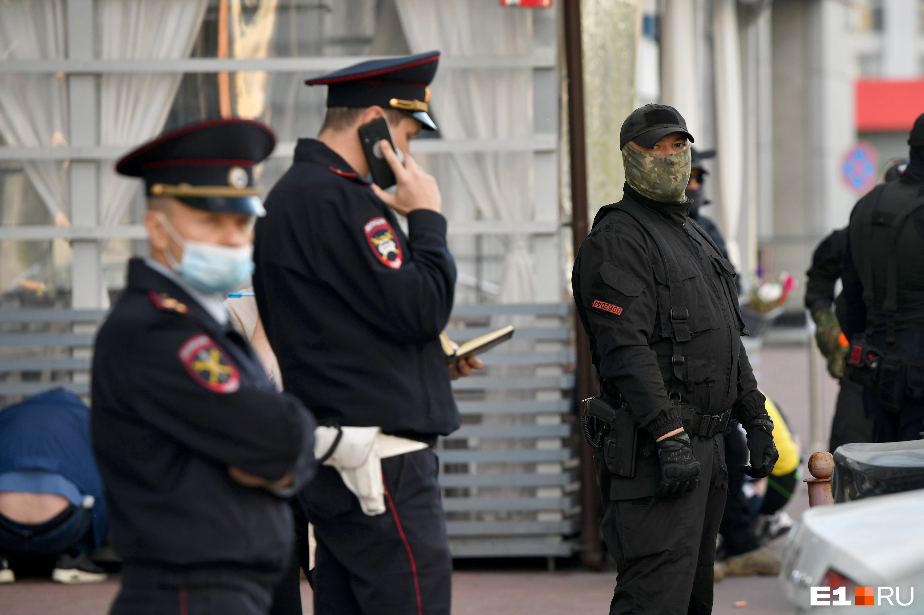 Целая серия убийств: в Екатеринбурге задержали высокопоставленных милиционеров