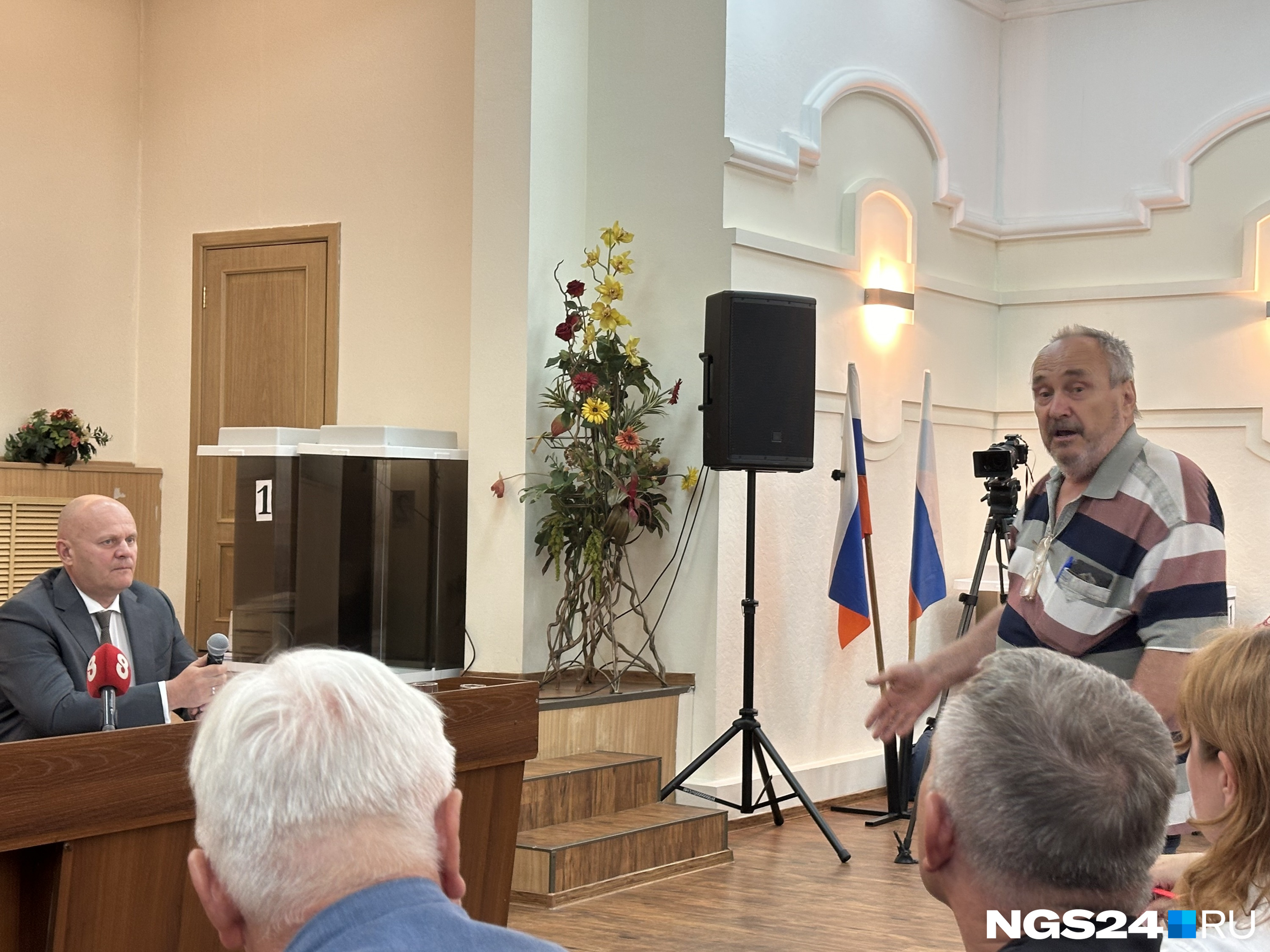 Я очень давно не видел, чтобы люди так активно и прямо в лицо высказывали власти свои претензии. У них накипело Я очень давно не видел, чтобы люди так активно и прямо в лицо высказывали власти свои претензии. У них накипело