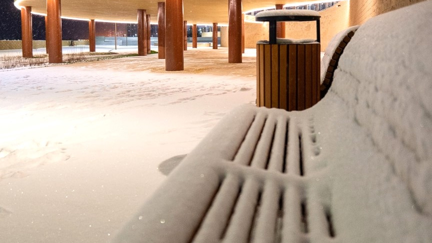 Время лепить снеговика: смотрим, как ХМАО встретил первый снег — 10 морозных фото