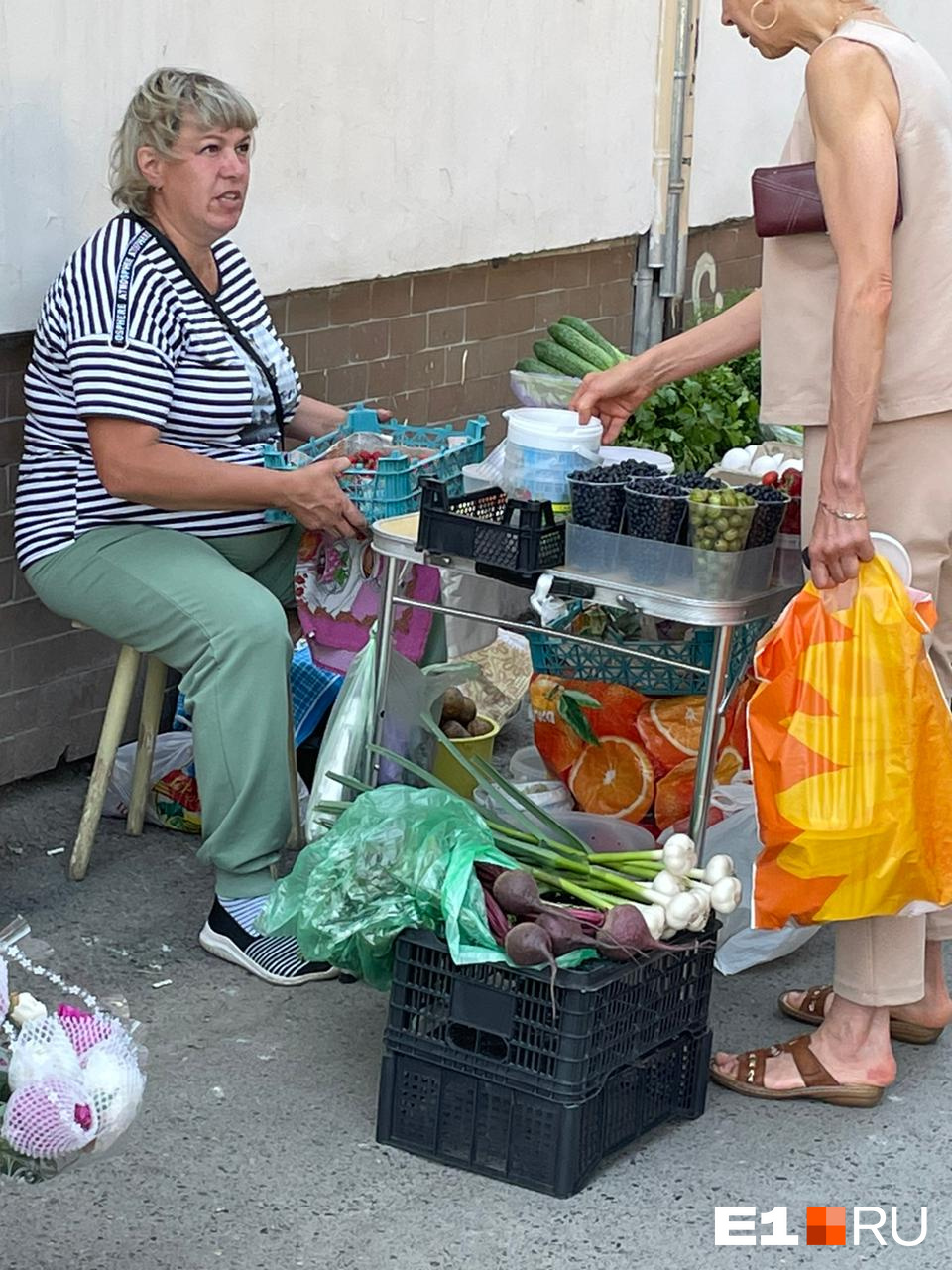 У садоводов торговля идет бойко