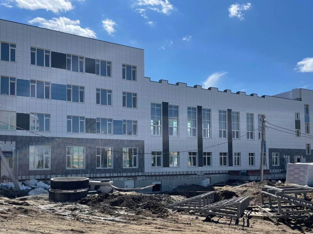В Кемерове могут сорвать сроки строительства новой школы. К подрядчику наведалась прокуратура