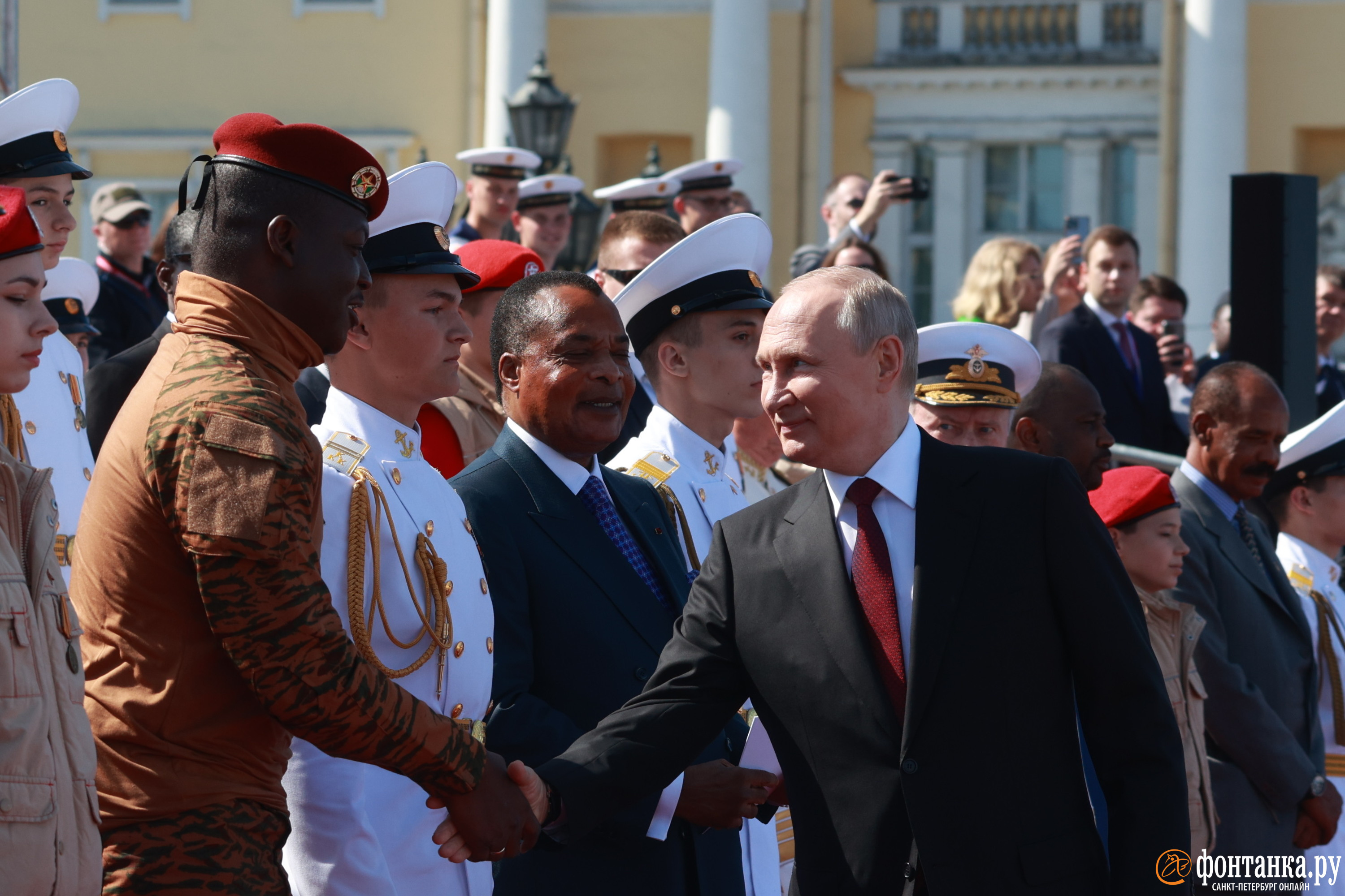 Владимир Путин на Главном военно-морском параде