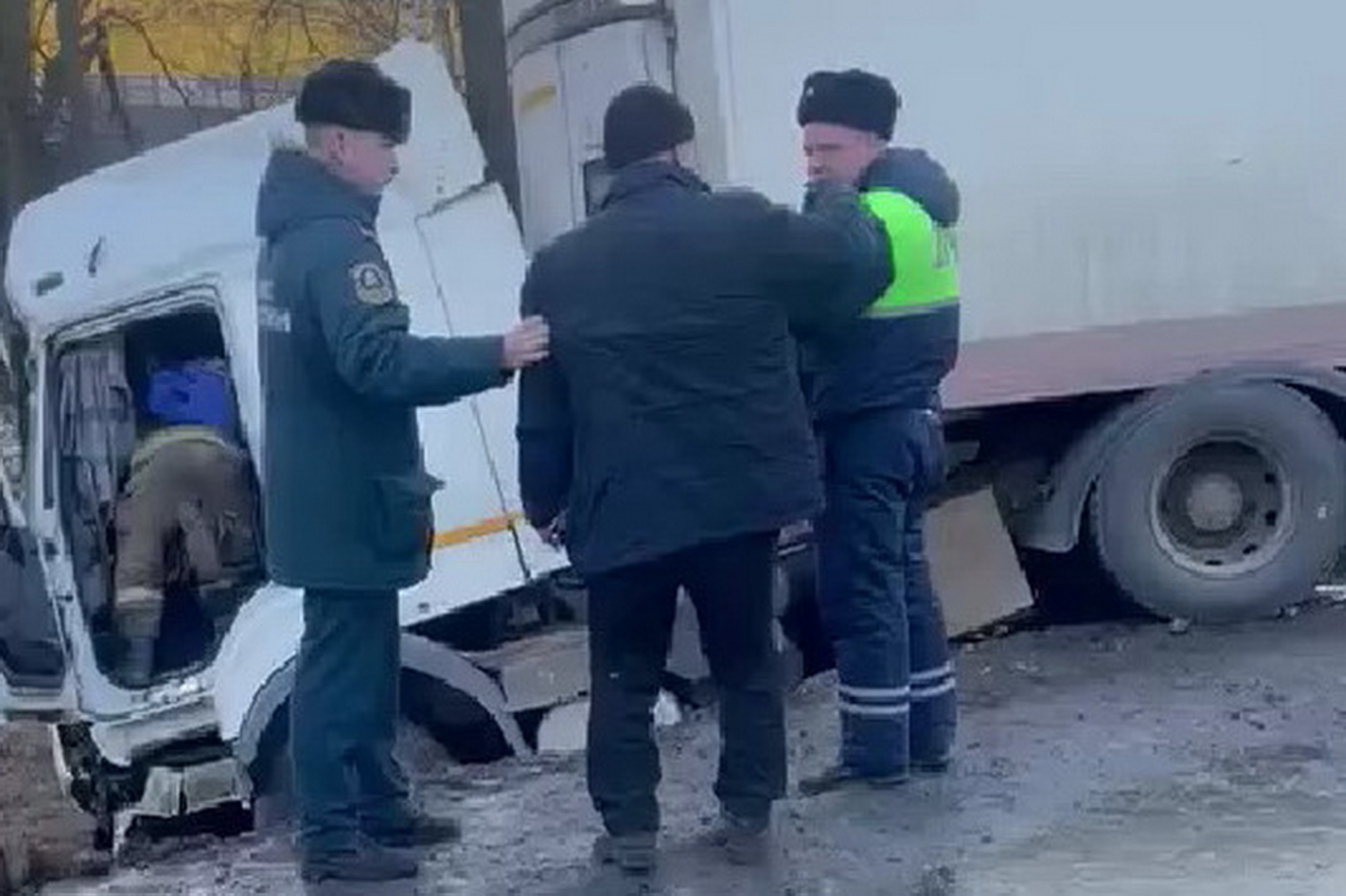 Покажи аварию в питере. Авария на Московском шоссе. ДТП на Московском шоссе вчера вечером. Водитель фуры.