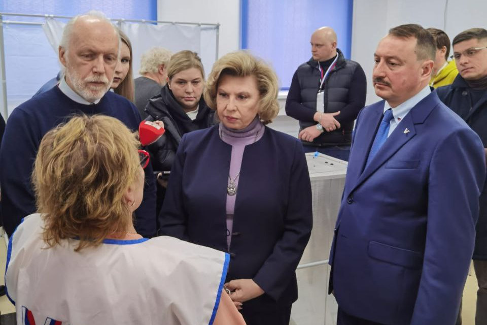 Москалькова приехала к участку в Ивангороде, где голосуют жители Эстонии. Она увидела на границе недружелюбную обстановку