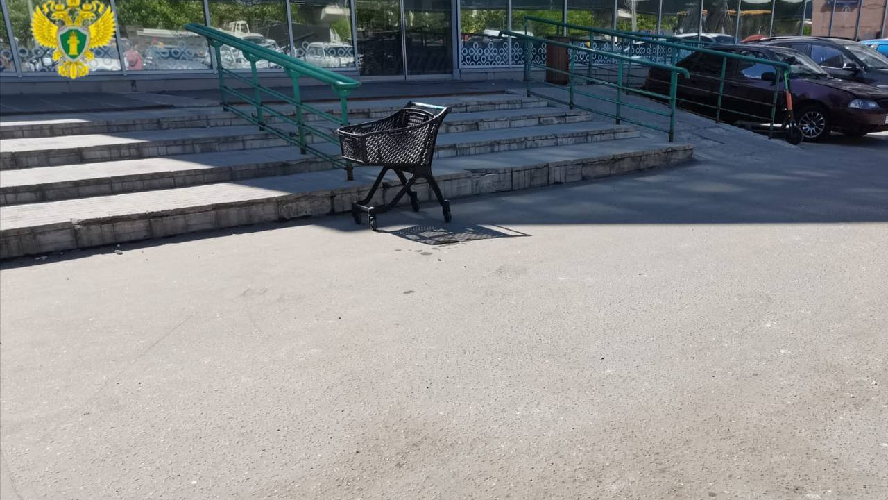 Оставила на бетонной плитке под палящим солнцем: на юге Москвы мать бросила двухмесячного малыша