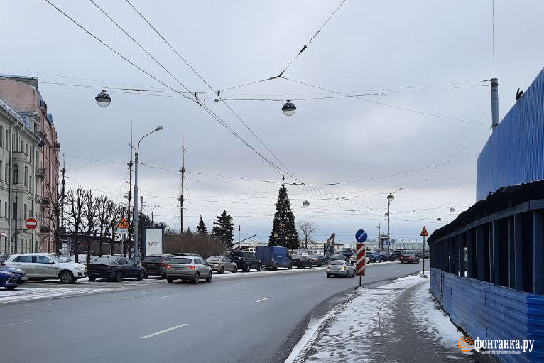 На проспекте Добролюбова