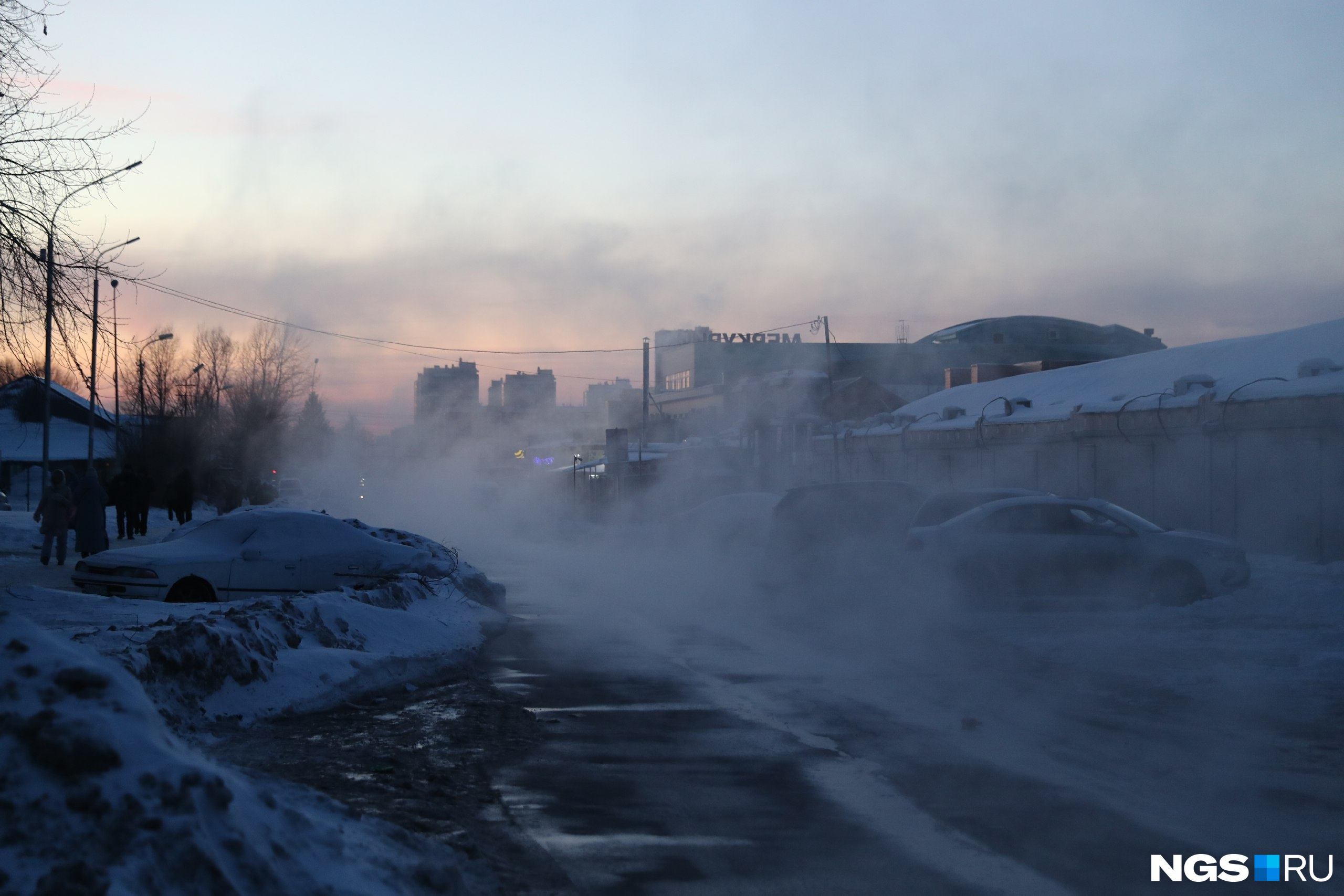 В Новосибирске произошла коммунальная авария, потоп на левом берегу  Новосибирска - 17 января 2024 - НГС