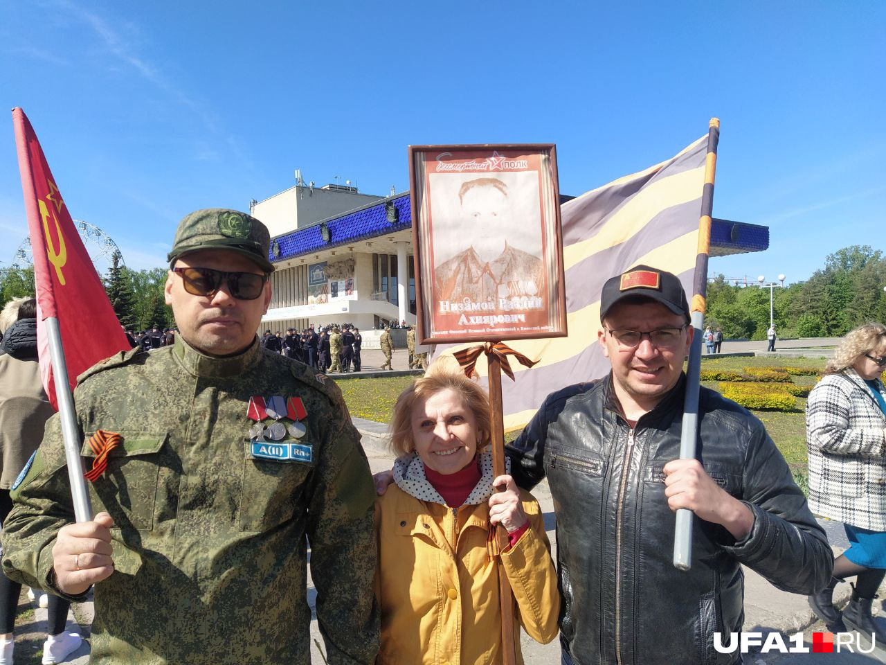 Друг Любови Александр (в форме) воевал в Чечне