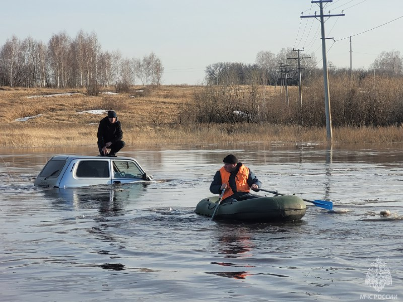 Пострадали сотни домов и участков. Смотрим, как проходит паводок в Алтайском крае