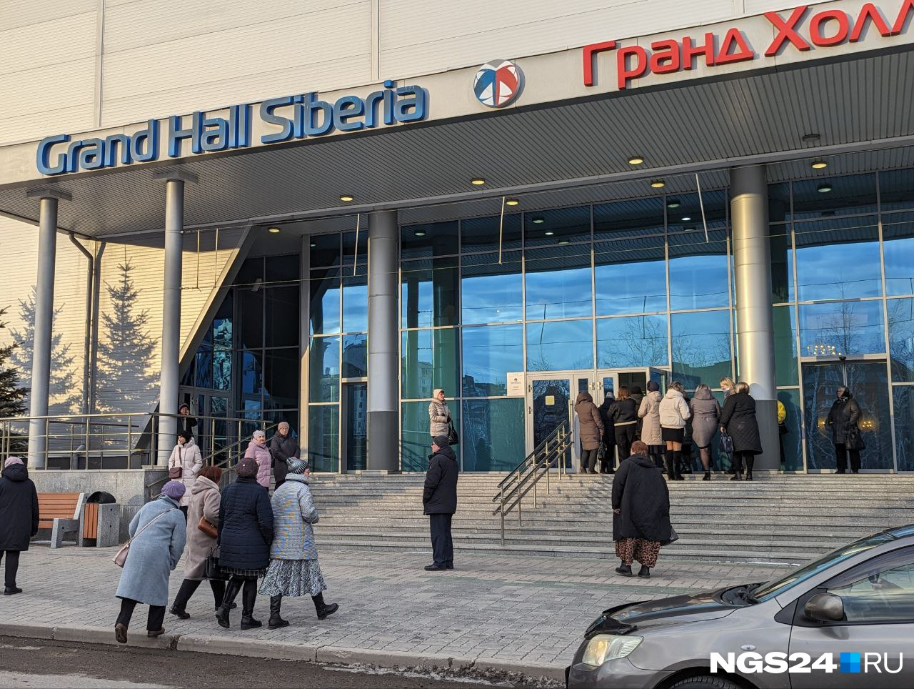 «Нас убедили, что всё безопасно»: какие меры безопасности приняли в «Гранд Холле Сибирь» после теракта в Подмосковье