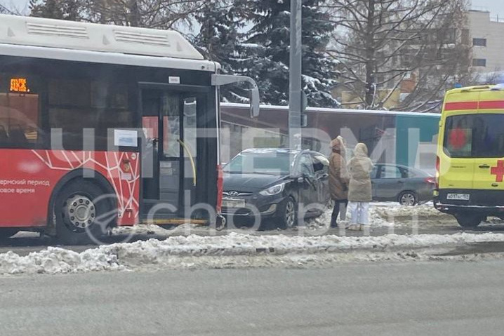 Выебал В автобусе. Поимел В автобусе