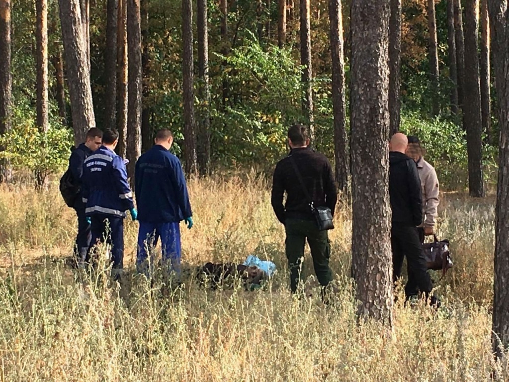 В лесу на Урале нашли труп мужчины. Его не могут опознать