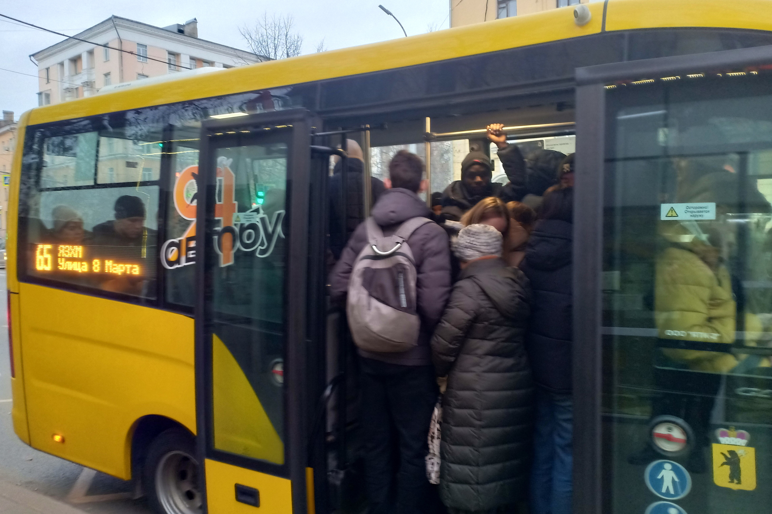 Общественный транспорт Ярославля: почему ездят маленькие автобусы на  маршрутах № 65 и 94с, когда их заменят на побольше - 28 ноября 2023 - 76.ru