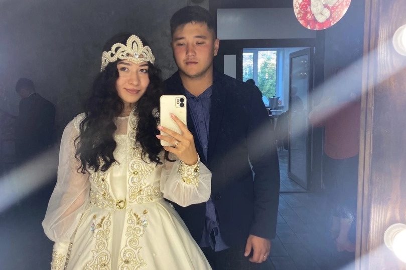 На обряде никях невеста надевает национальный наряд
