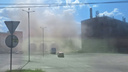 «Корпус рухнул, пылища стоит»: на Ватутина начали сносить старые цеха оловозавода — атмосферные фото
