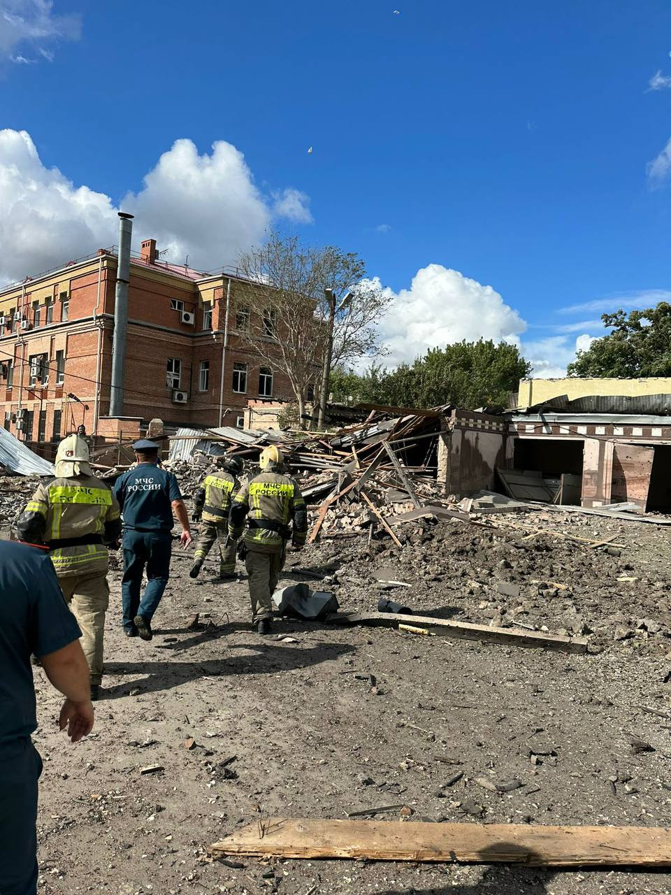 Губернатор Ростовской области Василий Голубев прокомментировал ЧП в центре  Таганрога - 28 июля 2023 - ФОНТАНКА.ру