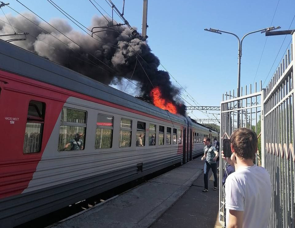 Горящая электричка в Москве задержала два «Сапсана» и «Ласточку» в Петербург