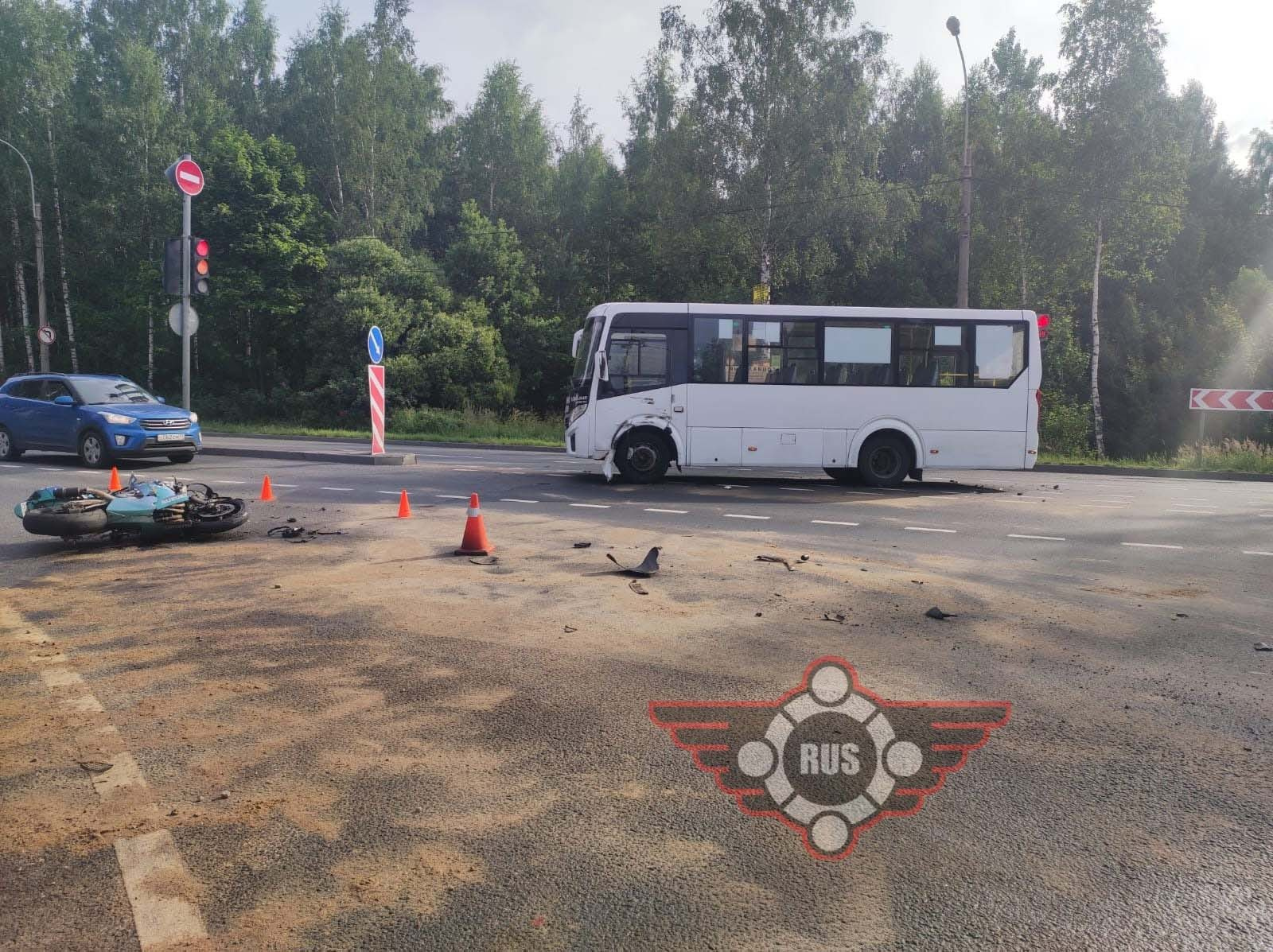 Мотоциклист погиб в ДТП с автобусом на Выборгском шоссе в Петербурге - 15  июля 2023 - ФОНТАНКА.ру