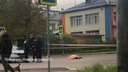 На переходе у школы в центре Архангельска сбили женщину