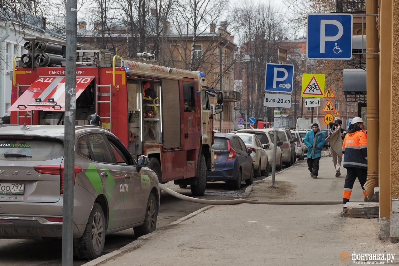 Два человека пострадали при пожаре в квартире на улице Лизы Чайкиной в  Петроградском районе - 13 марта 2024 - ФОНТАНКА.ру