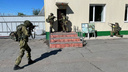 Прибежали с автоматами: на воинскую часть в Самарской области напали люди с огнестрелом