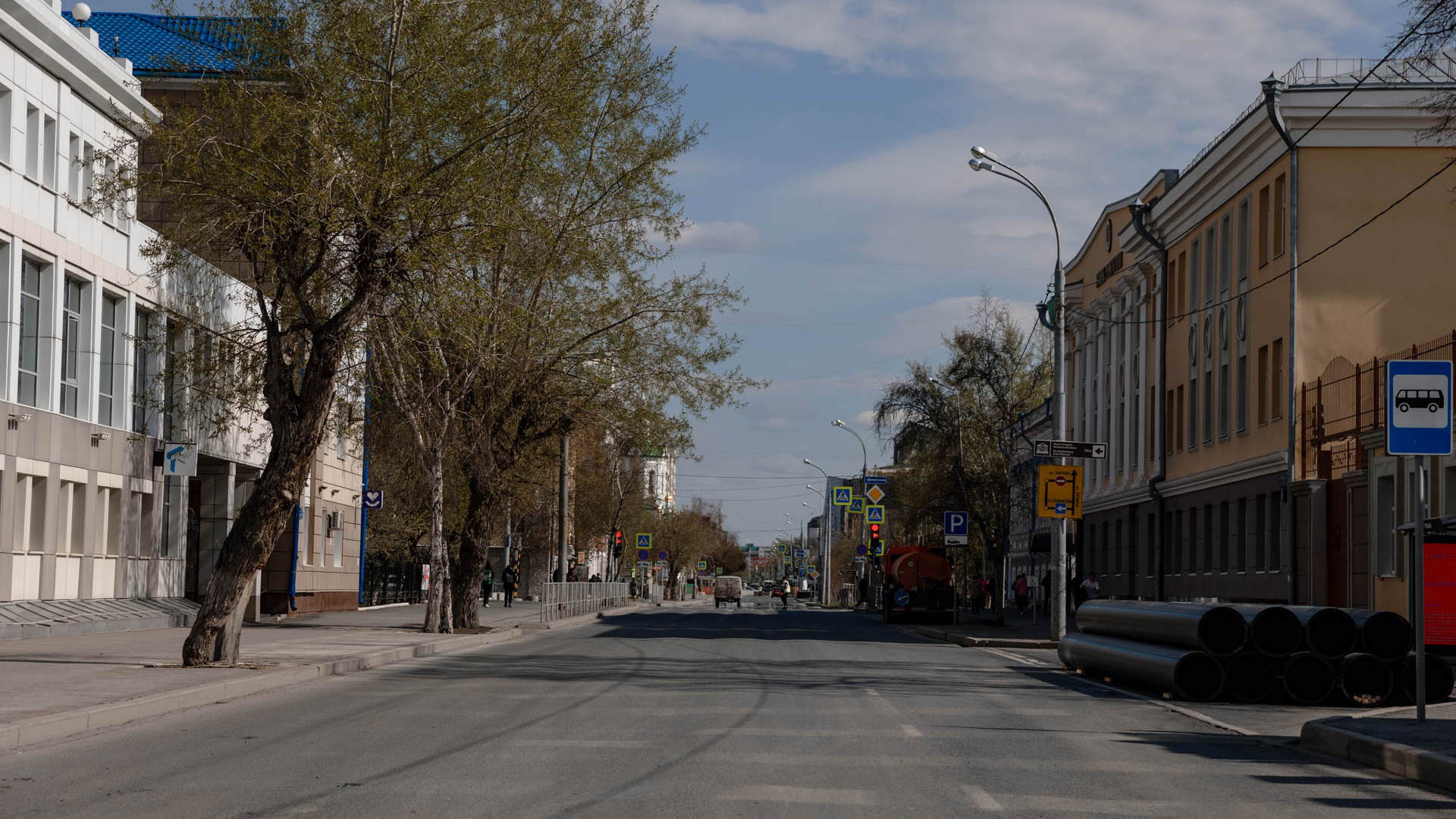 Пустота и тишина. Как выглядит перекрытая на полгода улица Ленина — атмосферные фото