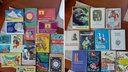 Посвящены «Мосфильму», Высоцкому и обезьянам: в Новосибирске выставили на продажу 26 наборов открыток — все они разные
