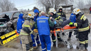 «Застряли в искореженной машине»: в Волгограде пострадавших в аварии приехали спасать сотрудники МЧС