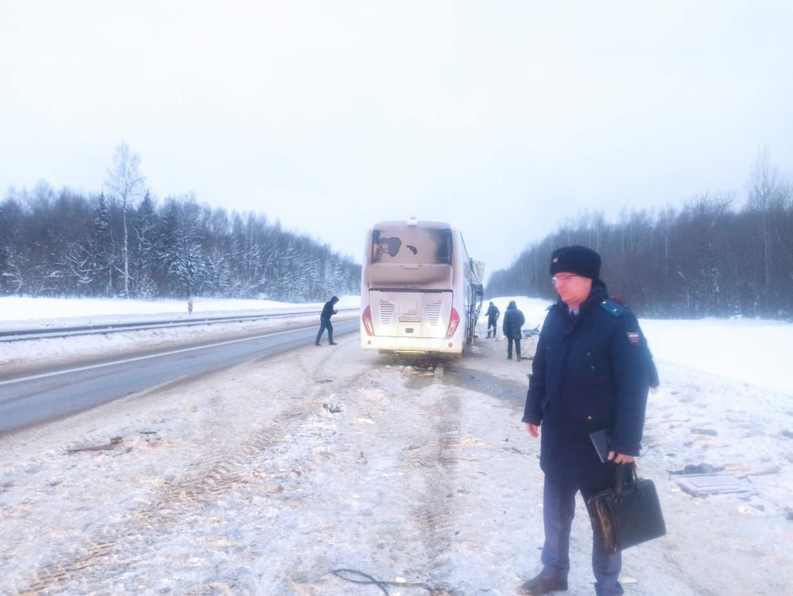 Автобус с учителями попал в смертельное ДТП во Владимирской области