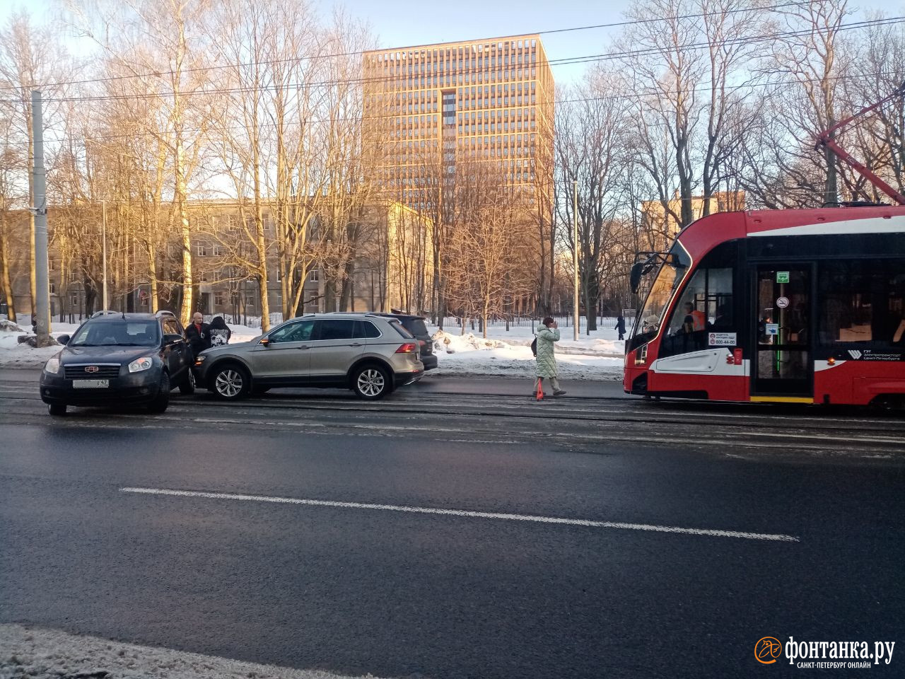 Трамваи стояли на Выборгском шоссе у Энгельса, но столкновения не было